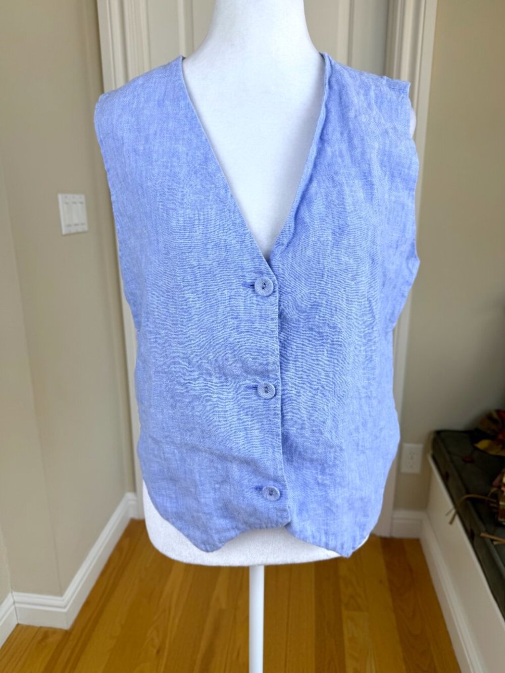 Quince Linen Vest Top European French Blue (M) - Picture 2 of 10